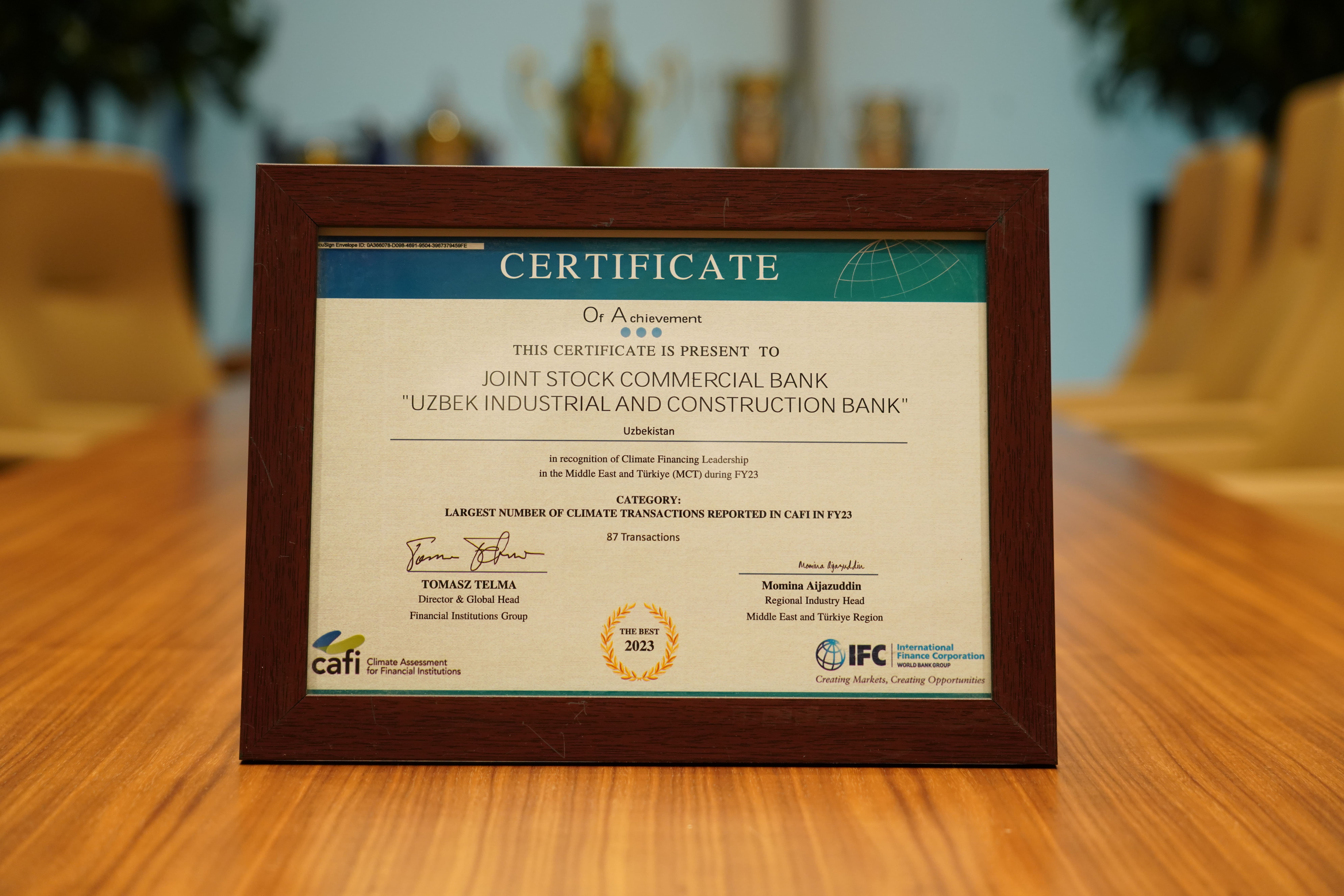 Сертификат от Международной финансовой корпорации (МФК) по категории «Наибольшее количество климатических транзакций зарегистрированных в CAFI в 2023 финансовом году» (2023) Sertificate