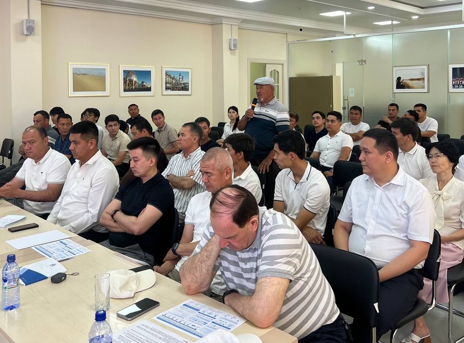 В Нукусе обсудили развитие промышленности строительных материалов
